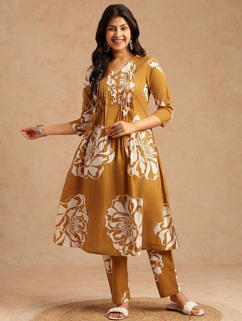 women printed three quarter sleeve kurta pant set - 22074155 -  Standard Image - 1