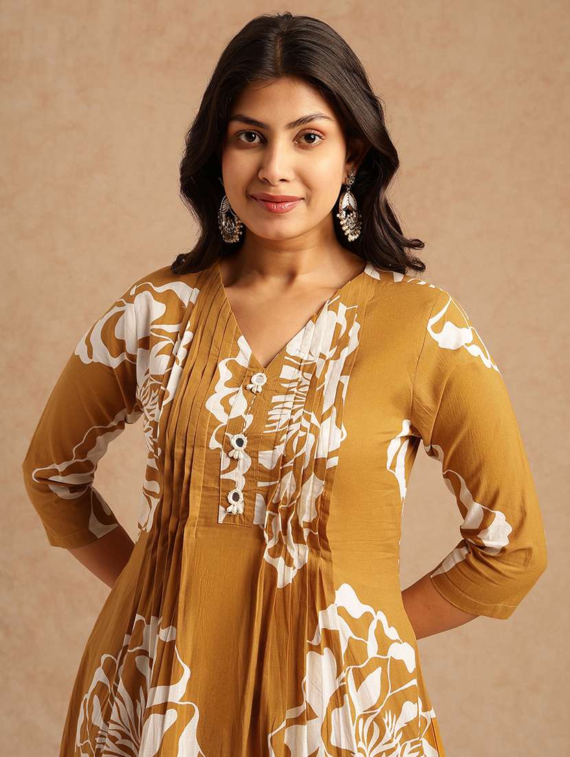 women printed three quarter sleeve kurta pant set - 22074155 - Standard Image - 4