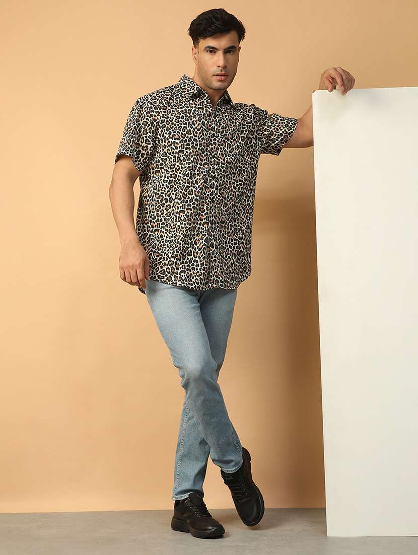 men animal printed short sleeve regular fit casual shirt - 22074214 -  Standard Image - 4