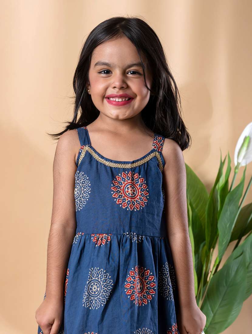 girls printed shoulder strap patiyala suit set - 22074249 -  Standard Image - 4