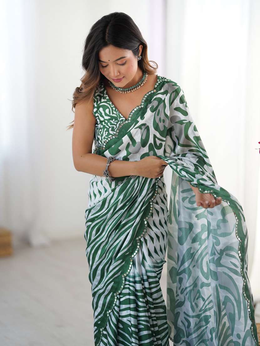 women printed casual wear saree with blouse - 22074527 -  Standard Image - 1