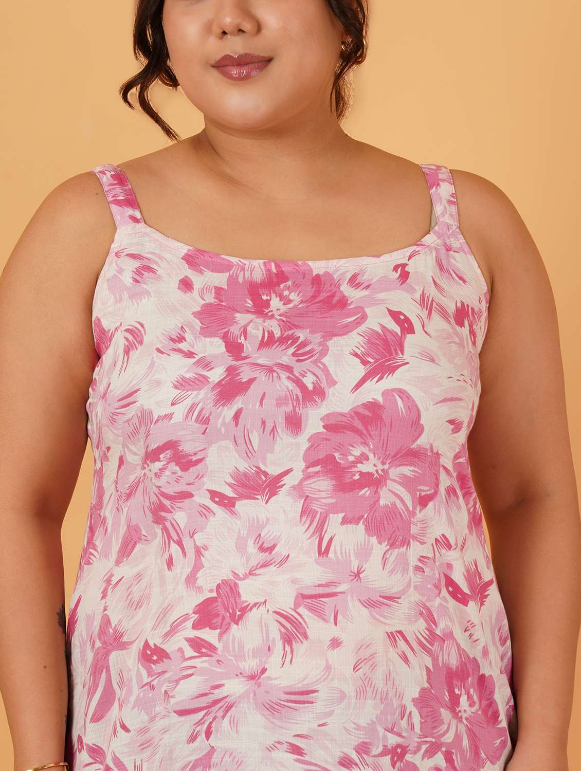 women floral printed shoulder strap straight kurta - 22075341 -  Standard Image - 4