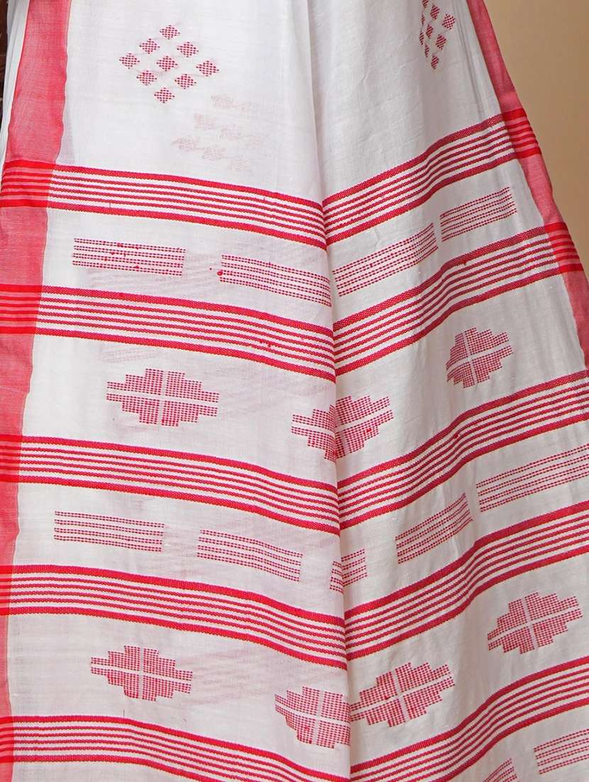 women self design handloom saree with blouse - 22076026 -  Standard Image - 4