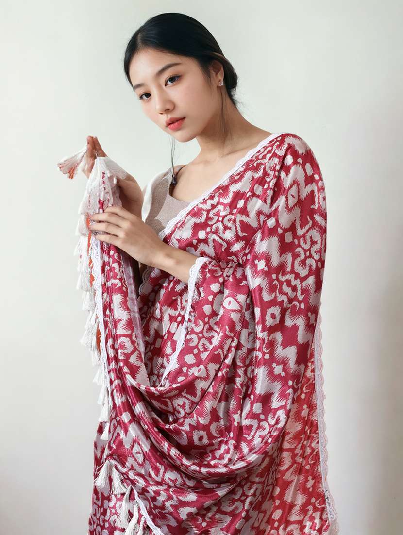 women printed casual wear saree with blouse - 22076086 - Standard Image - 1