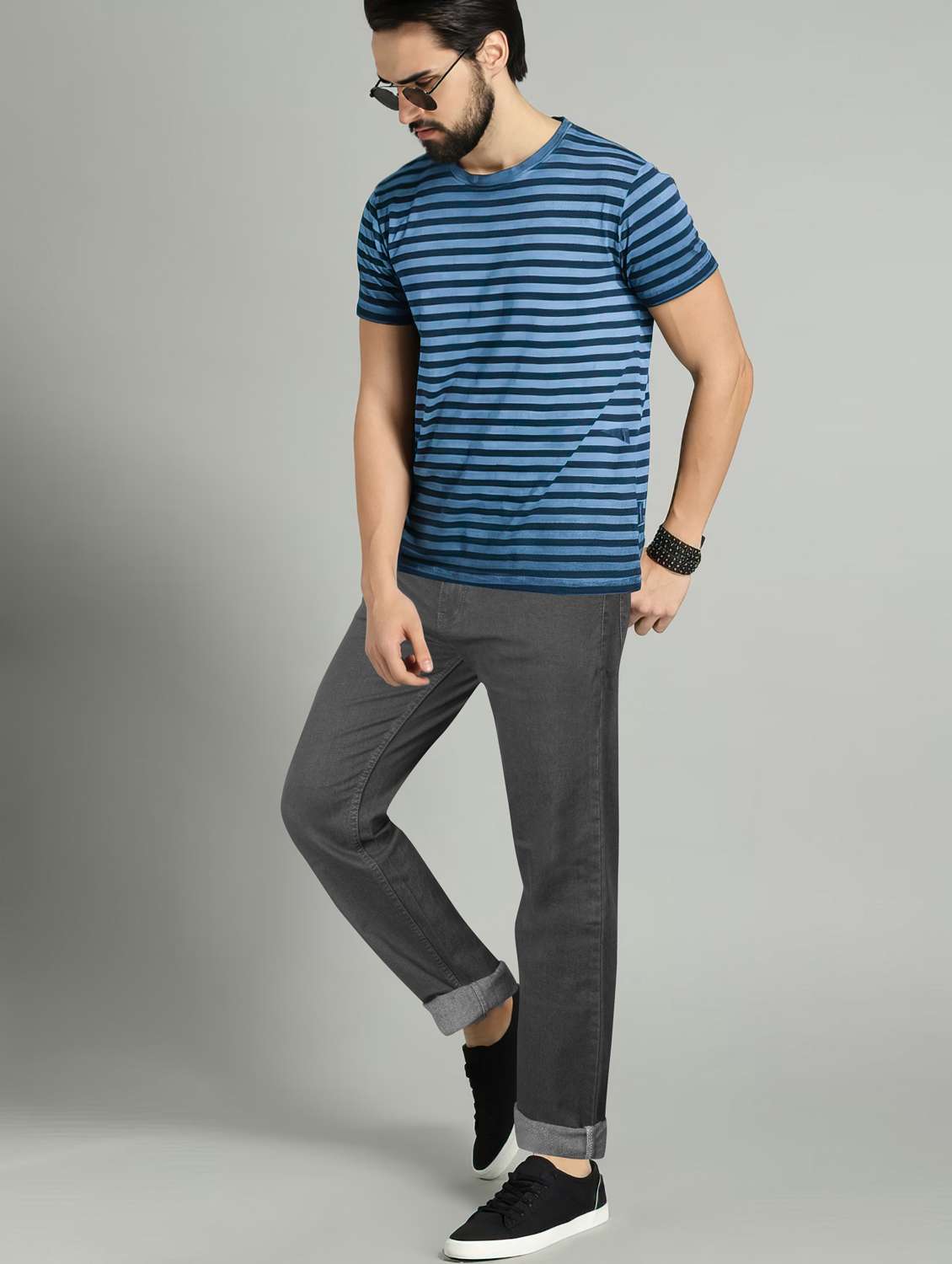 men plain mid rise full length jeans - 22076433 -  Standard Image - 4