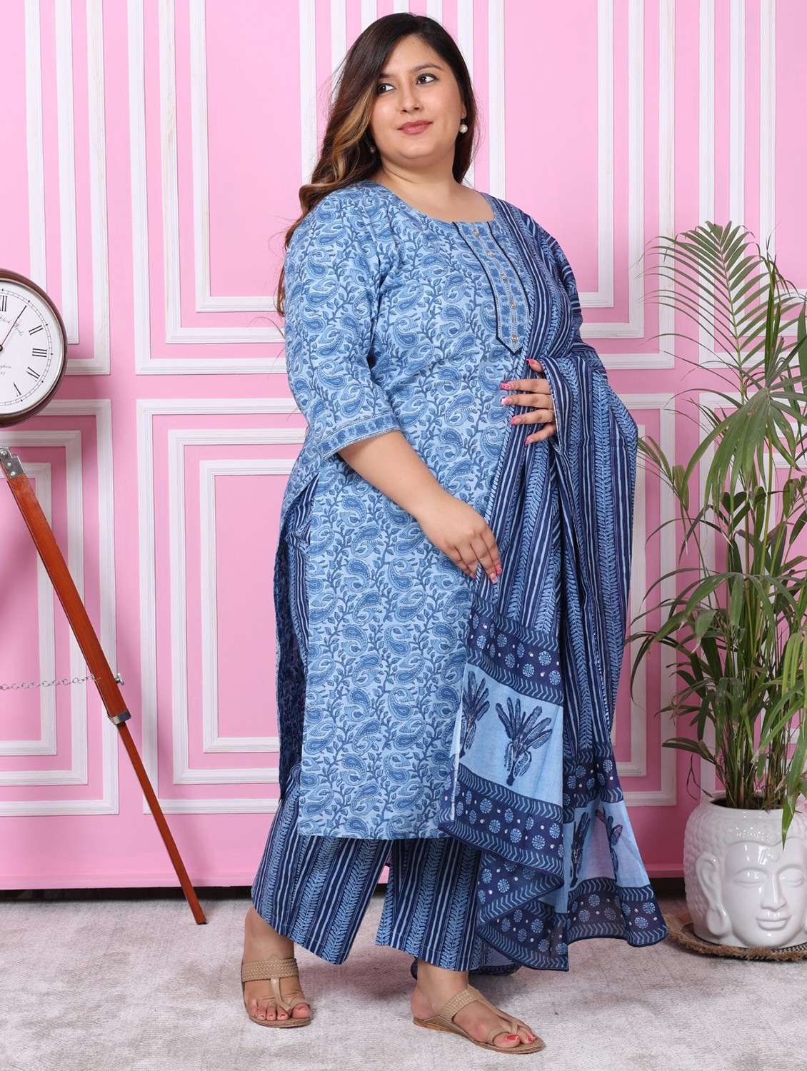 women paisley printed three quarter sleeve kurta pant with dupatta set - 22076507 -  Standard Image - 1