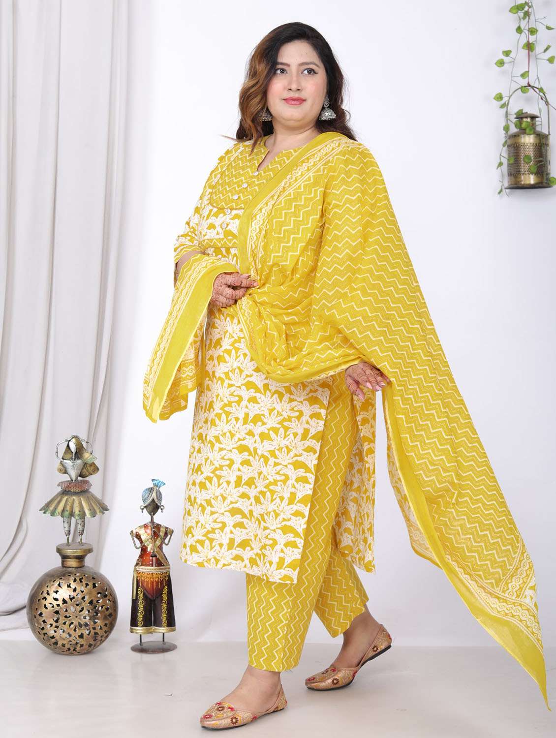 women printed three quarter sleeve kurta pant with dupatta set - 22076518 -  Standard Image - 1