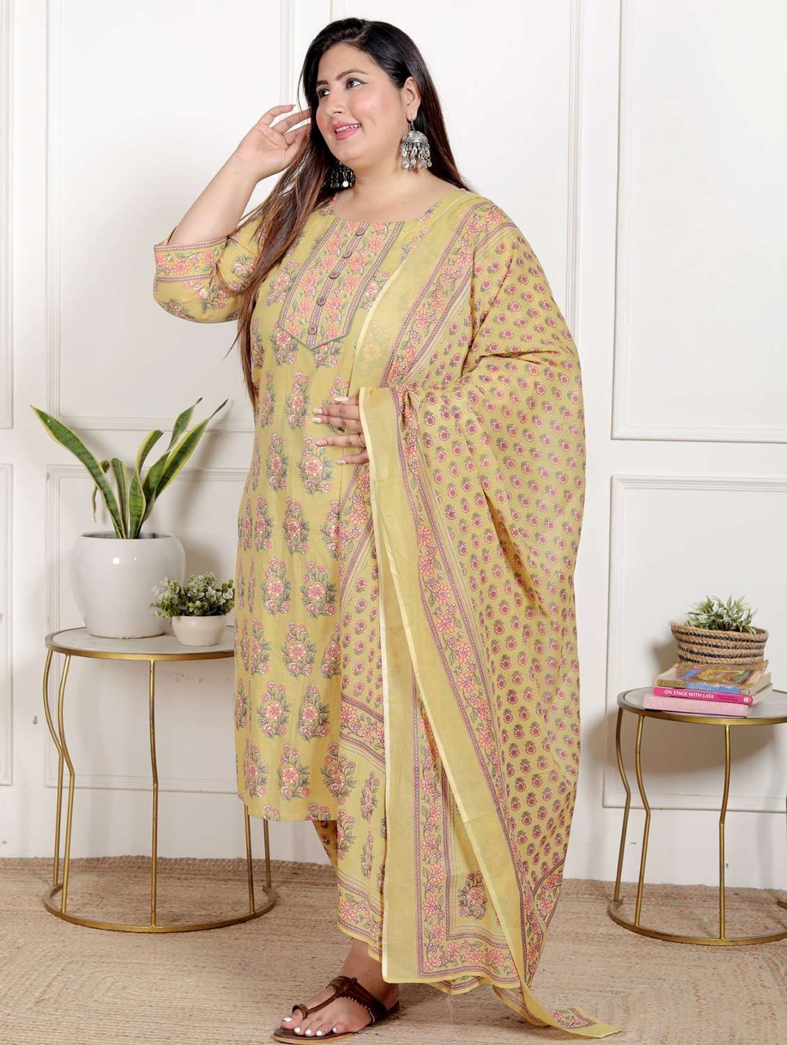 women floral printed three quarter sleeve kurta pant with dupatta set - 22076529 -  Standard Image - 1