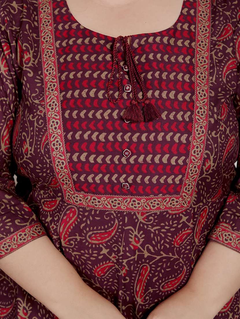 women paisley printed three quarter sleeve kurta pant with dupatta set - 22076557 -  Standard Image - 4