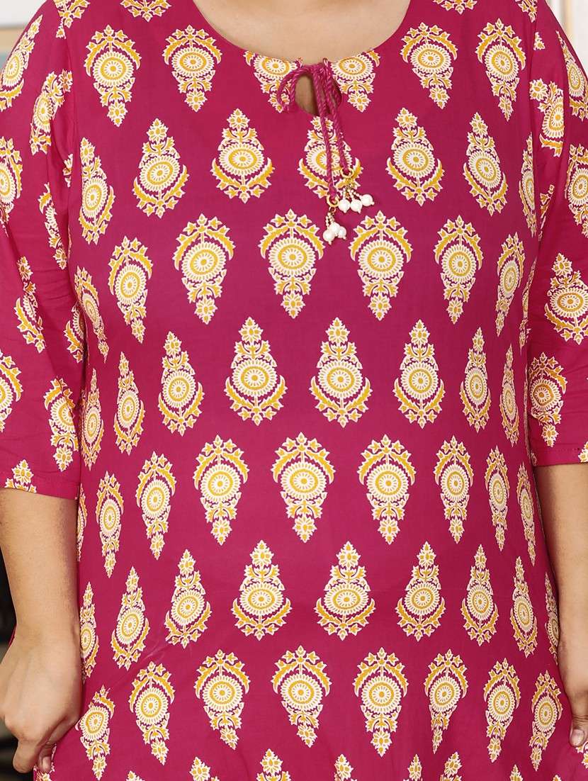 women plus size three quarter sleeve straight kurta - 22076576 - Standard Image - 4