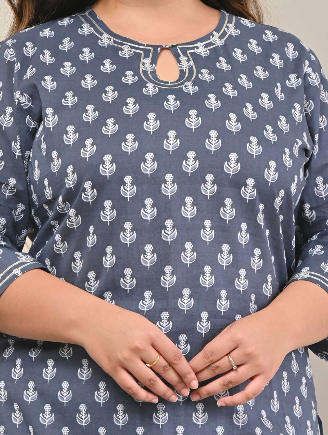 women plus size three quarter sleeve straight kurta - 22076627 -  Standard Image - 4