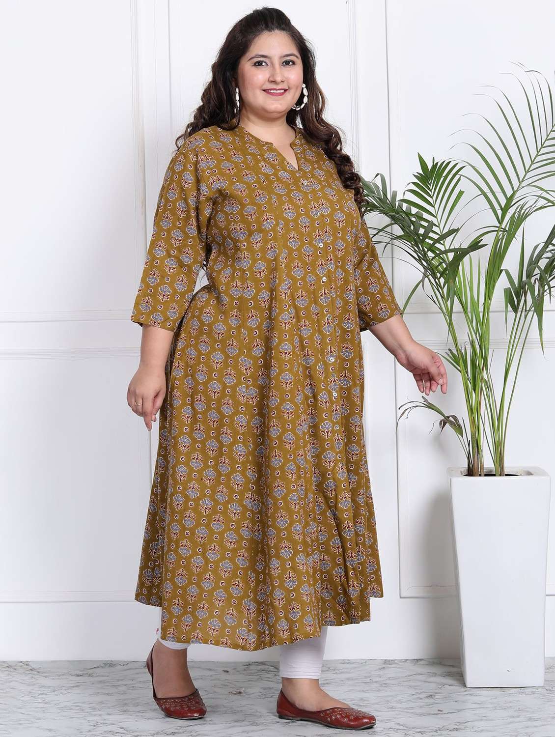 women printed three quarter sleeve flared kurta - 22076734 -  Standard Image - 1