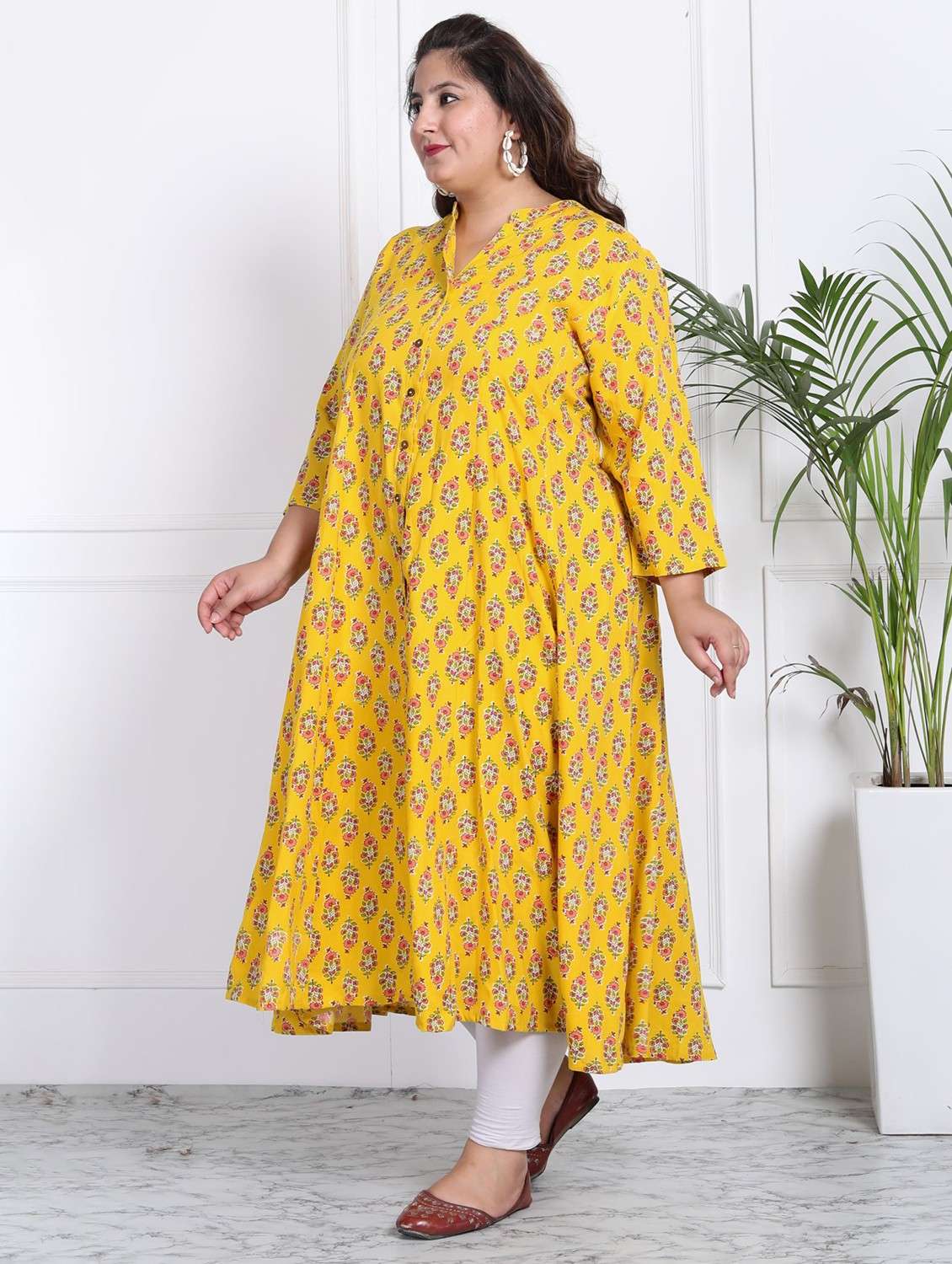 women printed three quarter sleeve flared kurta - 22076739 -  Standard Image - 1