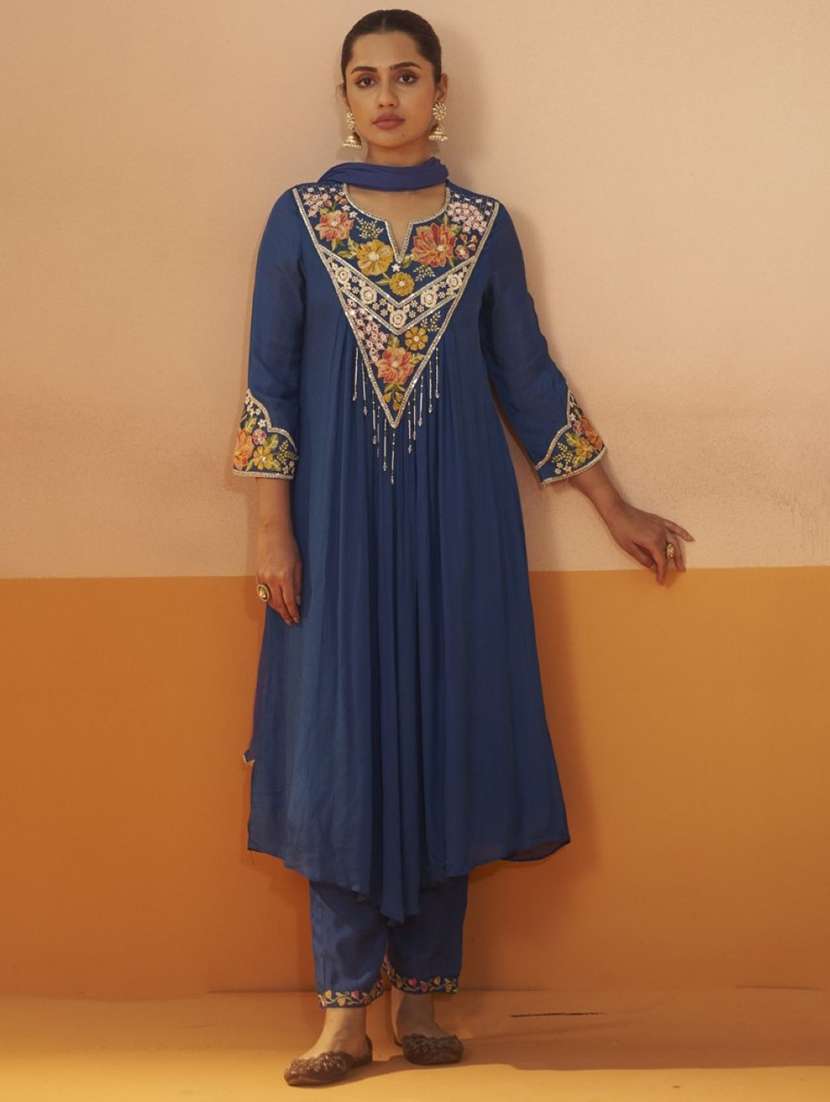 women embroidered long sleeve kurta pant with dupatta set - 22076914 - Standard Image - 1