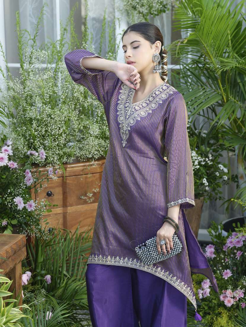 women striped three quarter sleeve kurta pant set - 22076952 - Standard Image - 4
