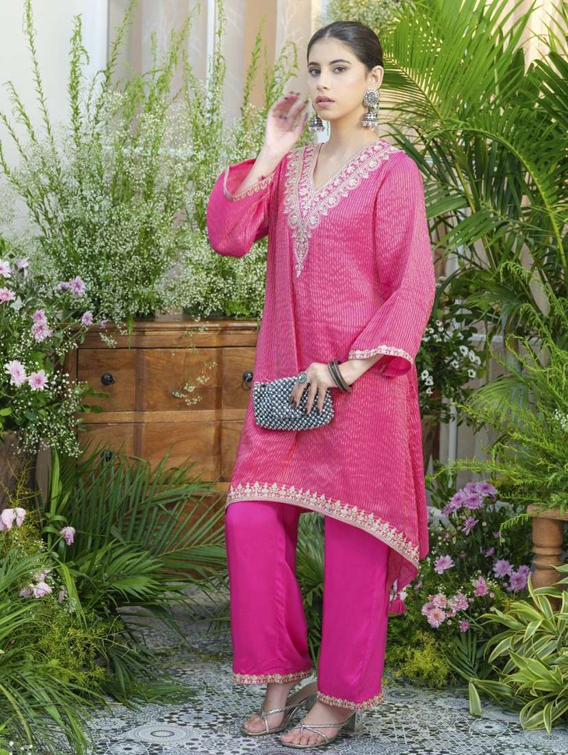 women striped three quarter sleeve kurta pant set - 22076953 -  Standard Image - 1