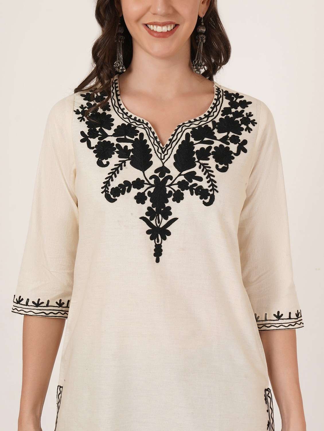 women embroidered three quarter sleeve kurti - 22077938 - Standard Image - 4