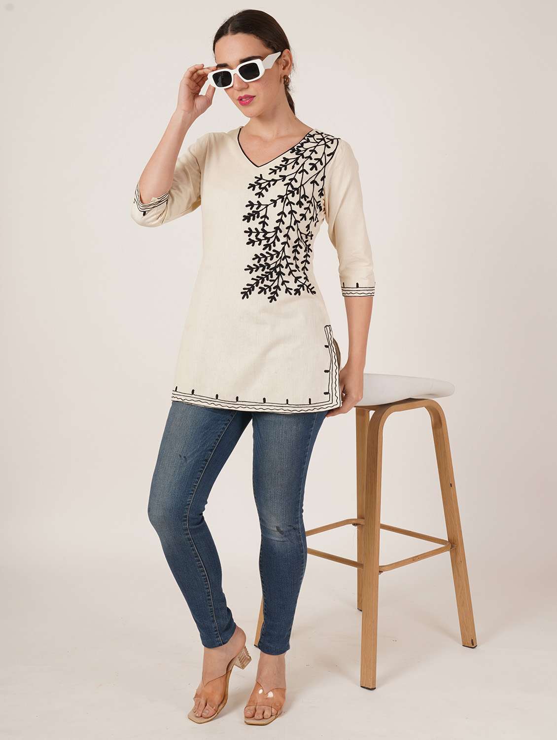 women embroidered three quarter sleeve kurti - 22077948 - Standard Image - 4