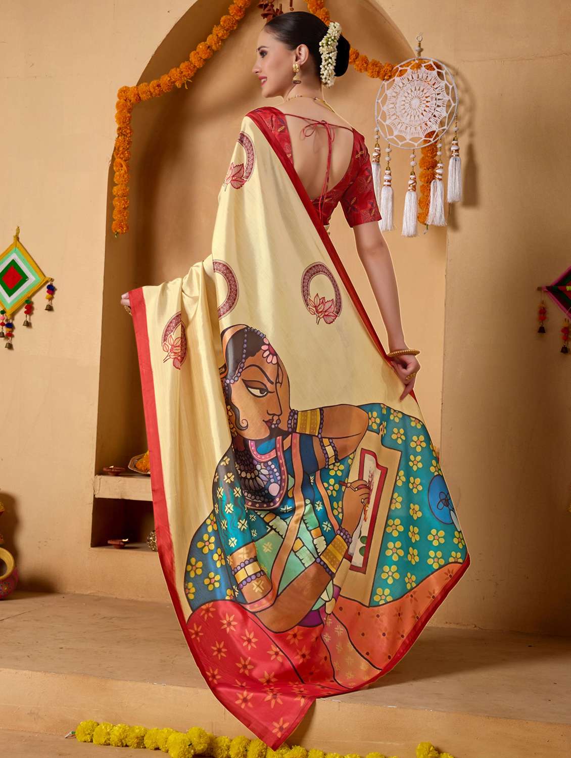 women printed casual wear saree with blouse - 22078191 - Standard Image - 4
