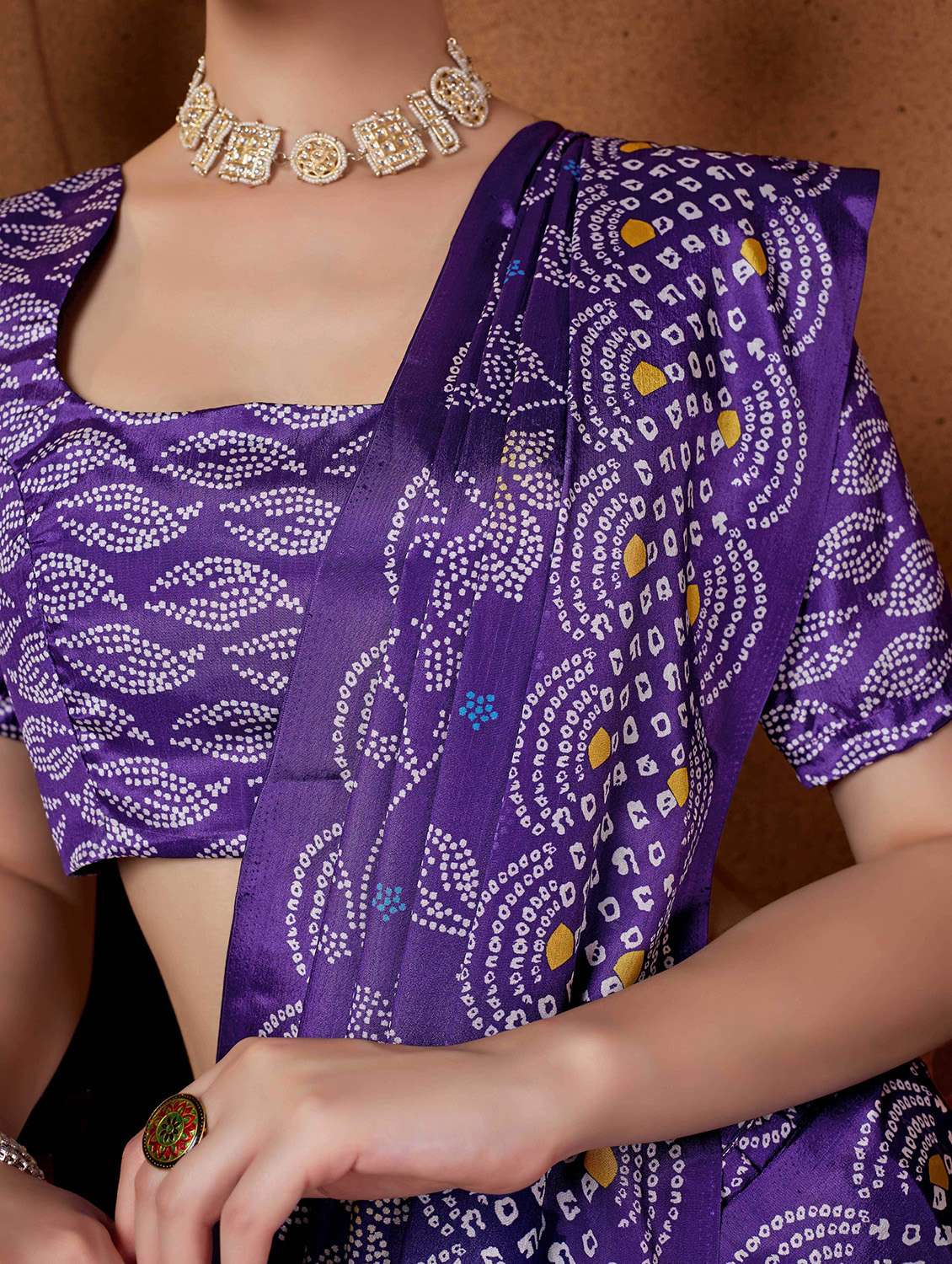women bandhani ready to wear saree with blouse - 22078197 - Standard Image - 4