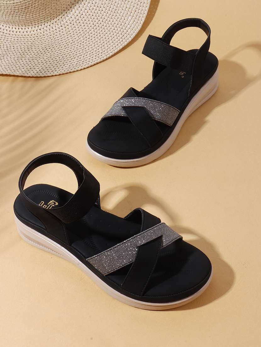 women solid back strap wedge