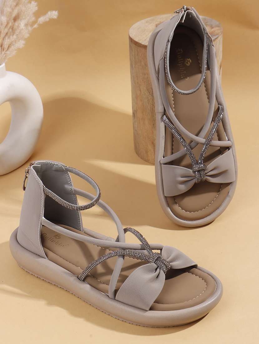 women solid strappy gladiators flats