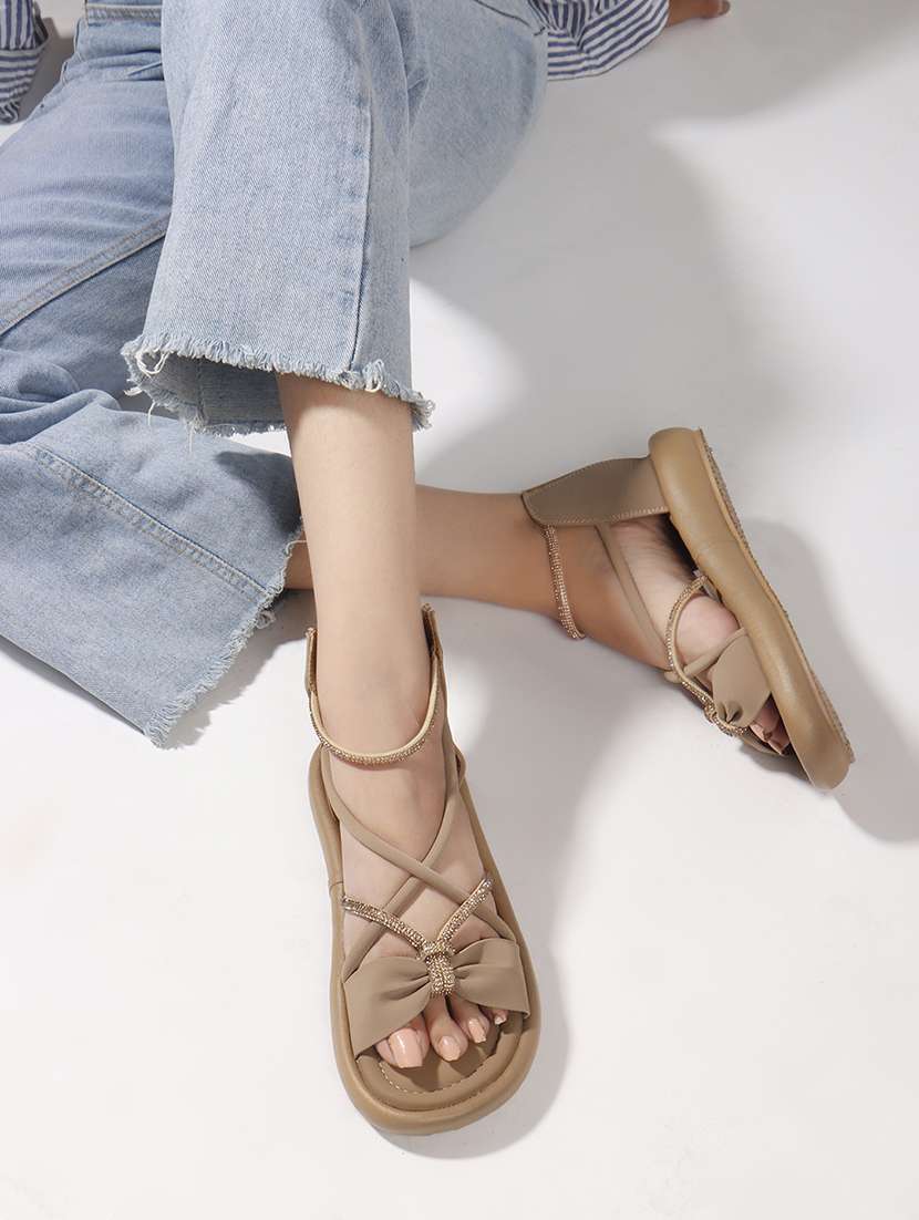 women solid strappy gladiators flats - 22078338 -  Standard Image - 1