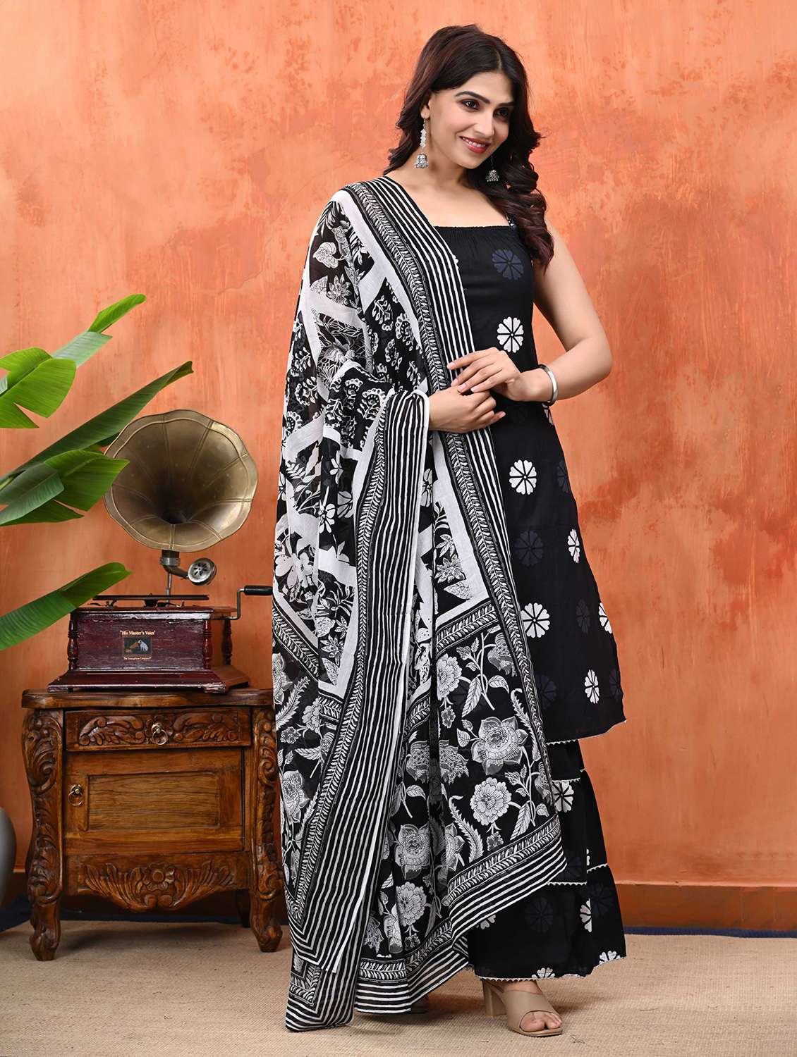 women printed shoulder strap kurta sharara with dupatta set - 22078387 - Standard Image - 1