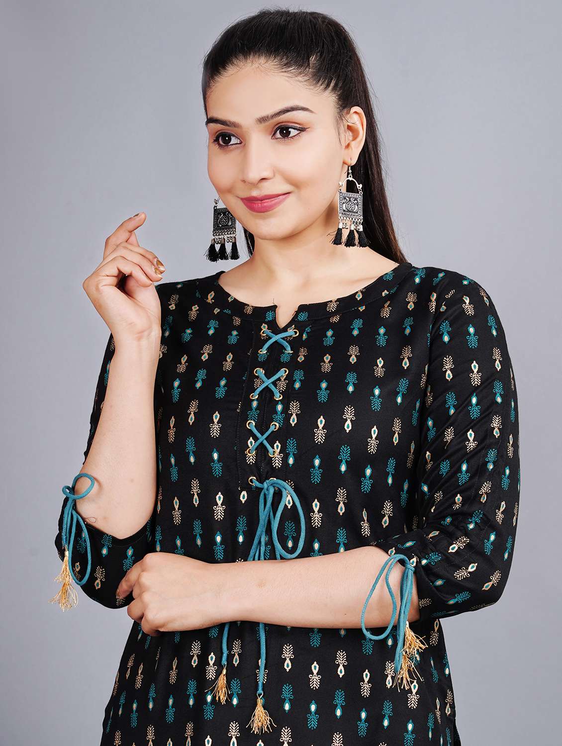 women printed three quarter sleeve straight kurta - 22078422 - Standard Image - 4