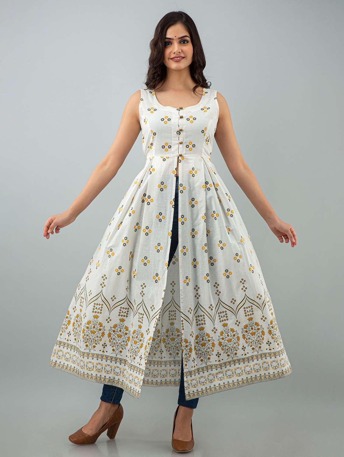 women floral printed sleeveless front slit kurta - 22078439 - Zoom Image - 0