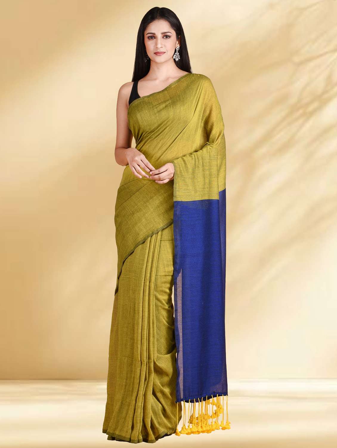 women solid handloom saree with blouse - 22079278 -  Standard Image - 1