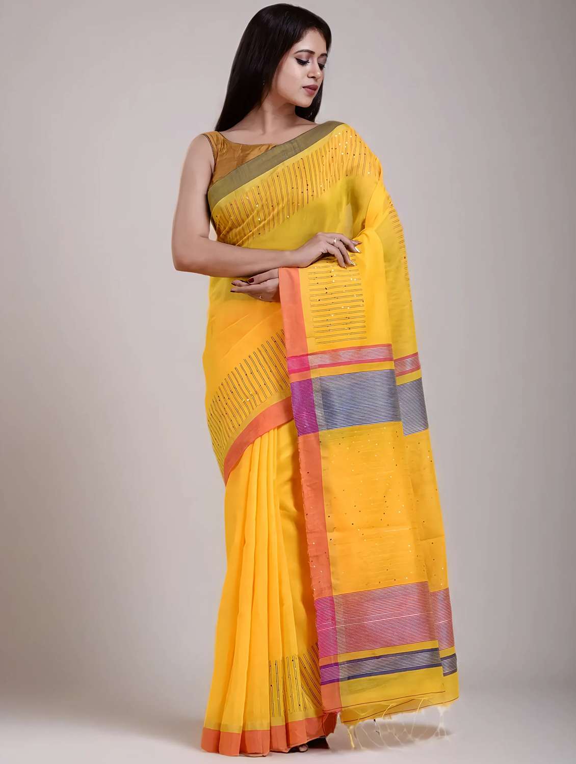 women self design handloom saree with blouse - 22079282 -  Standard Image - 1