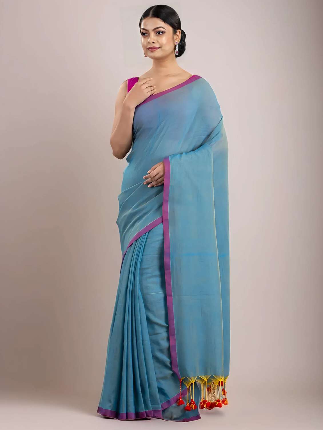 women solid handloom saree with blouse - 22079289 -  Standard Image - 1