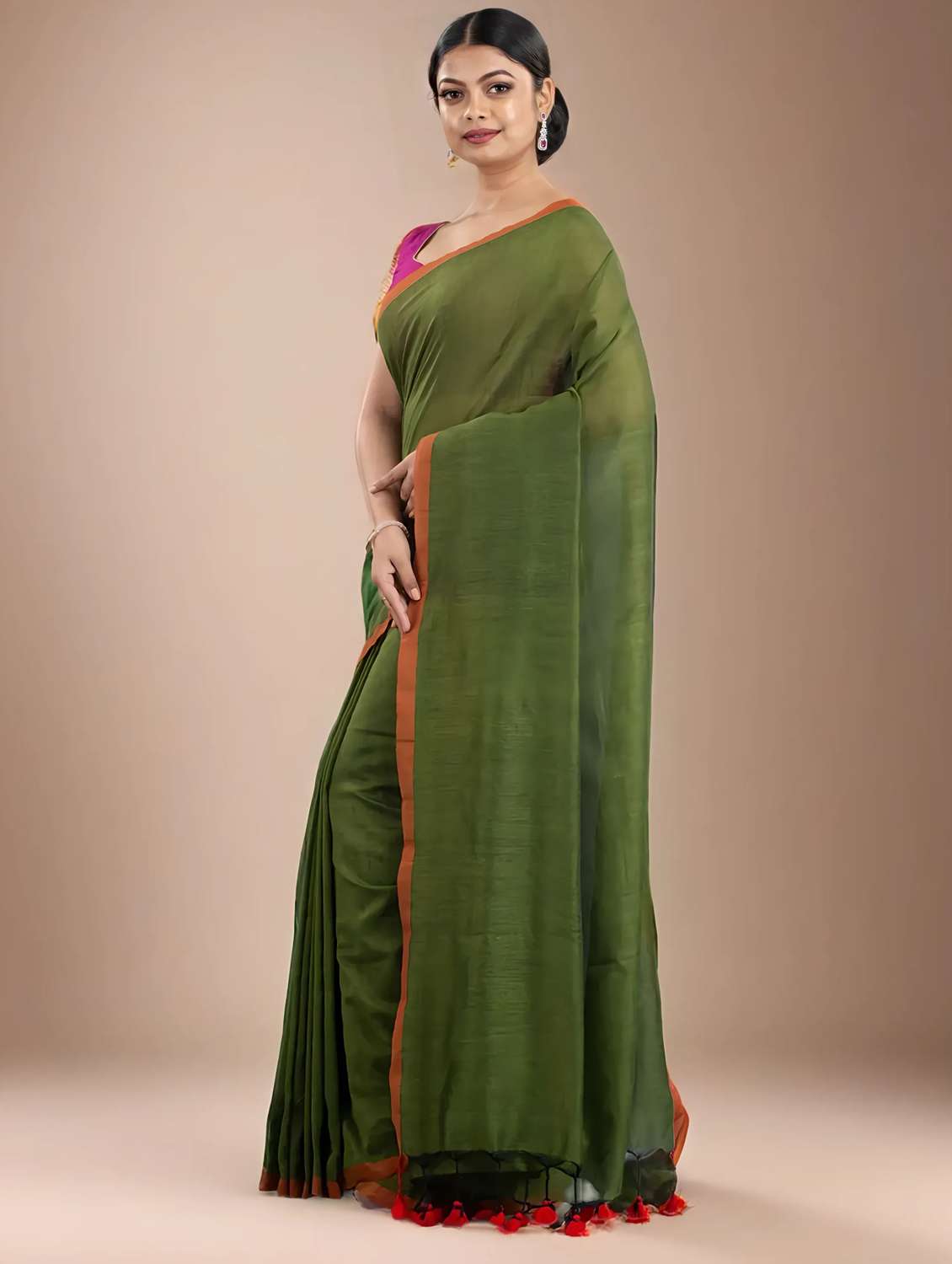 women solid handloom saree with blouse - 22079291 -  Standard Image - 1