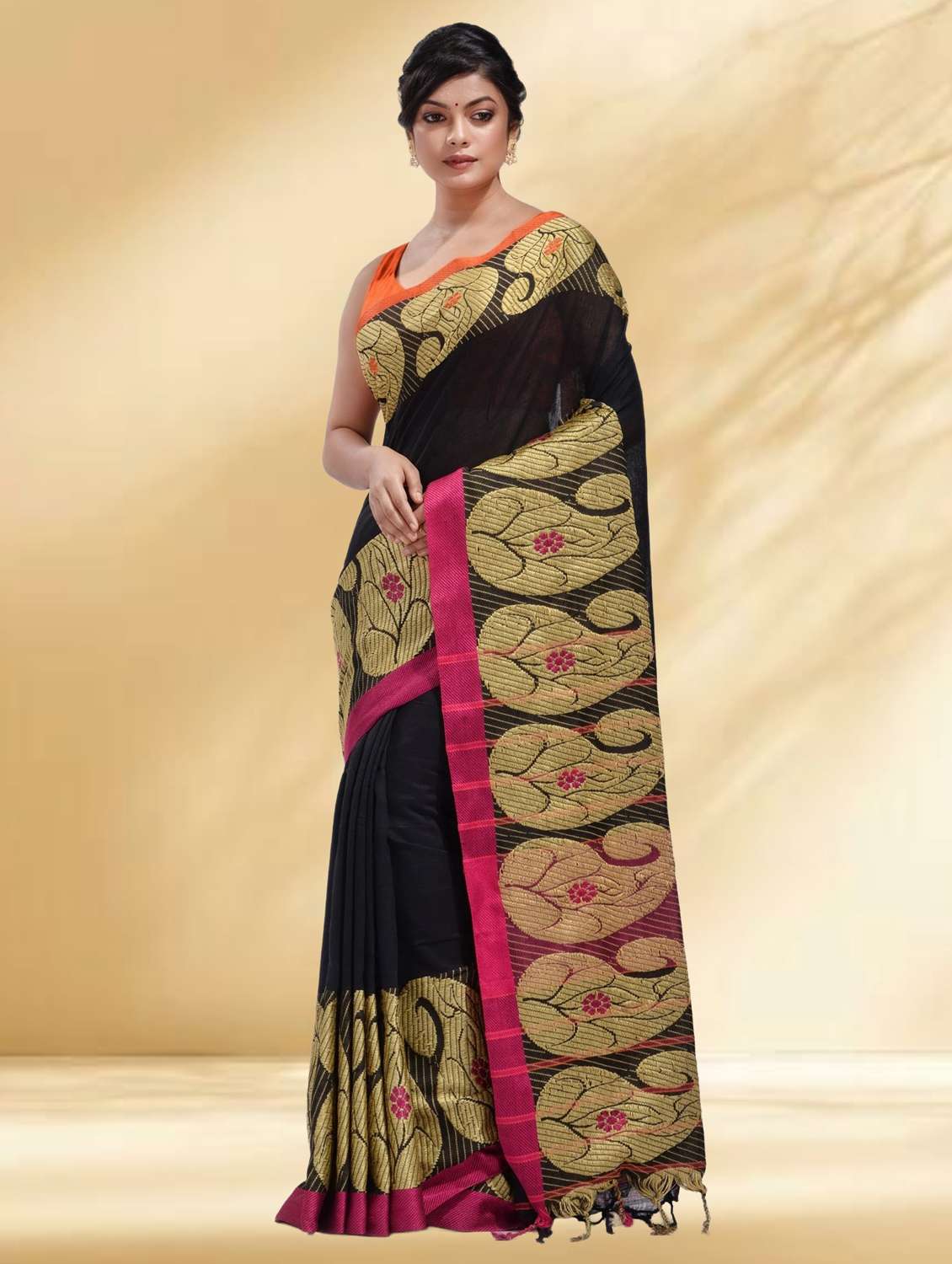 women solid with bordered handloom saree with blouse - 22079299 - Standard Image - 1