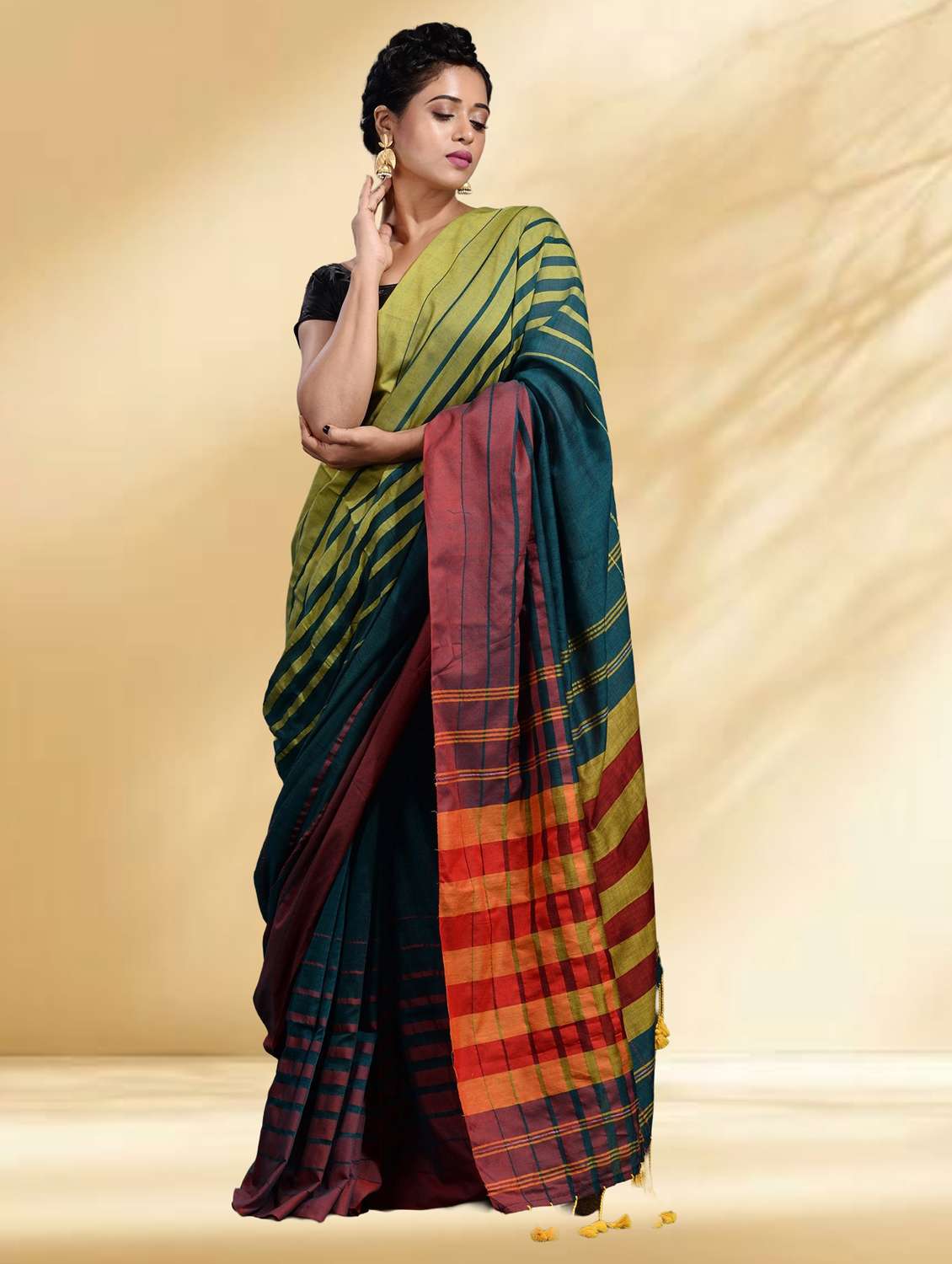 women striped handloom saree with blouse - 22079303 -  Standard Image - 1