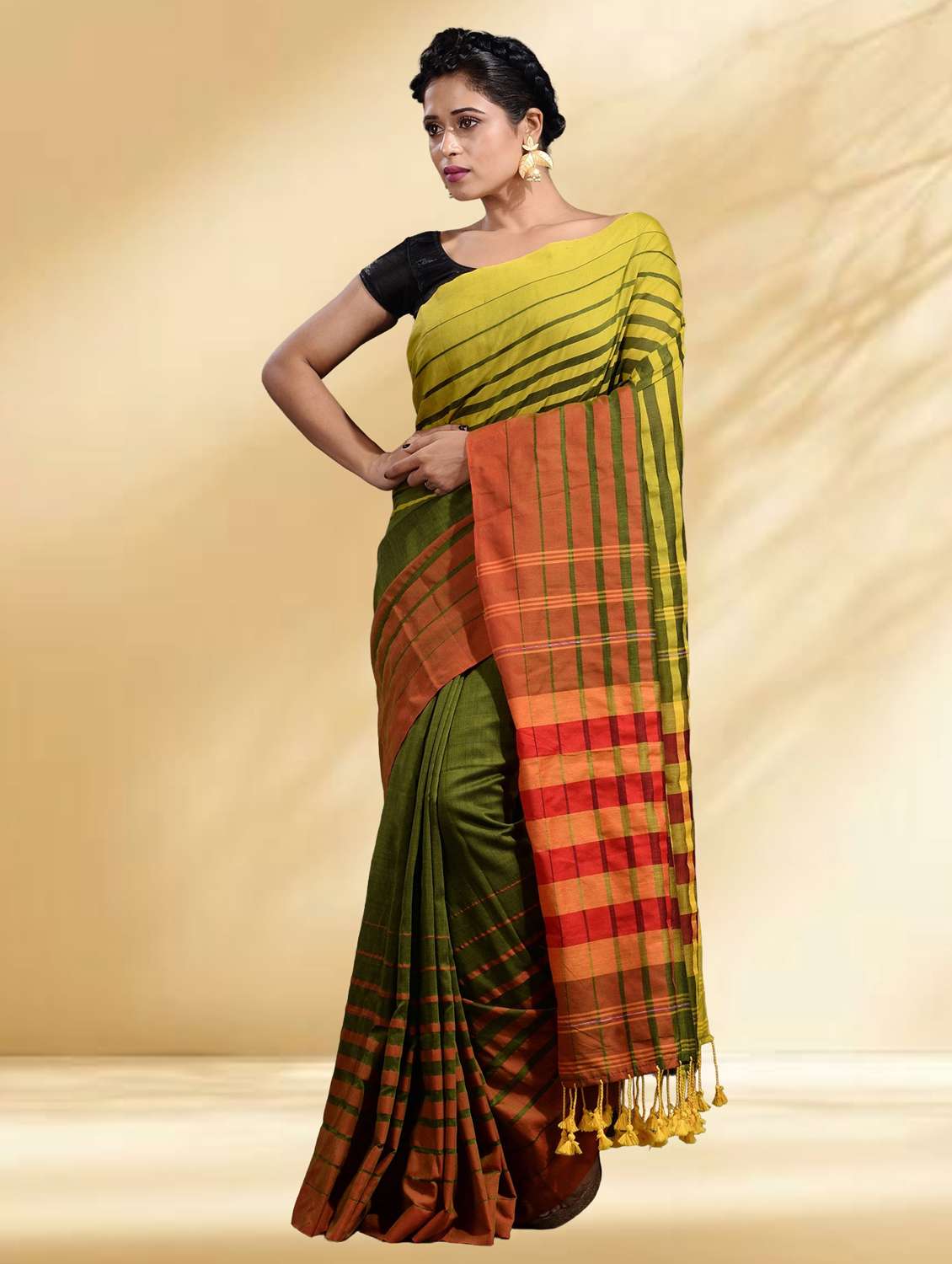 women striped handloom saree with blouse - 22079304 - Standard Image - 1