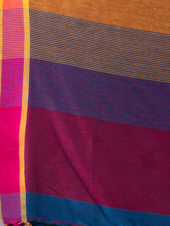 women solid with bordered handloom saree with blouse - 22079308 - Standard Image - 4