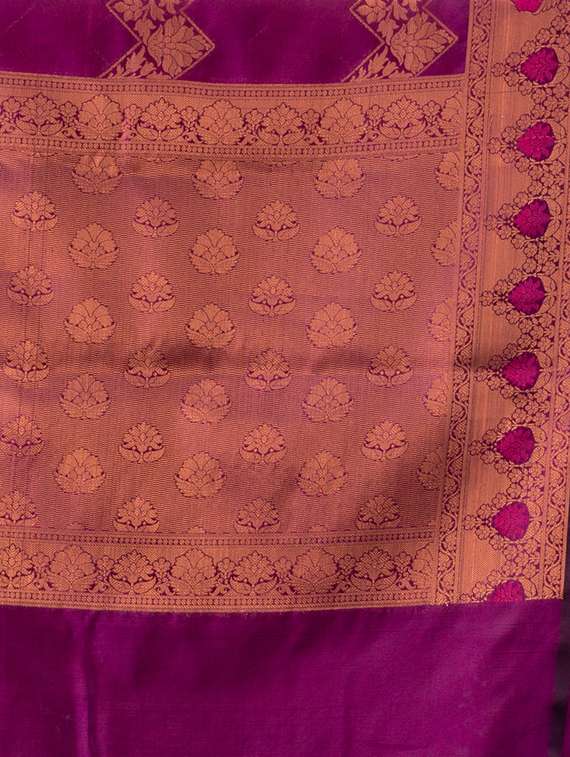 women self design bordered saree with blouse - 22079315 -  Standard Image - 4