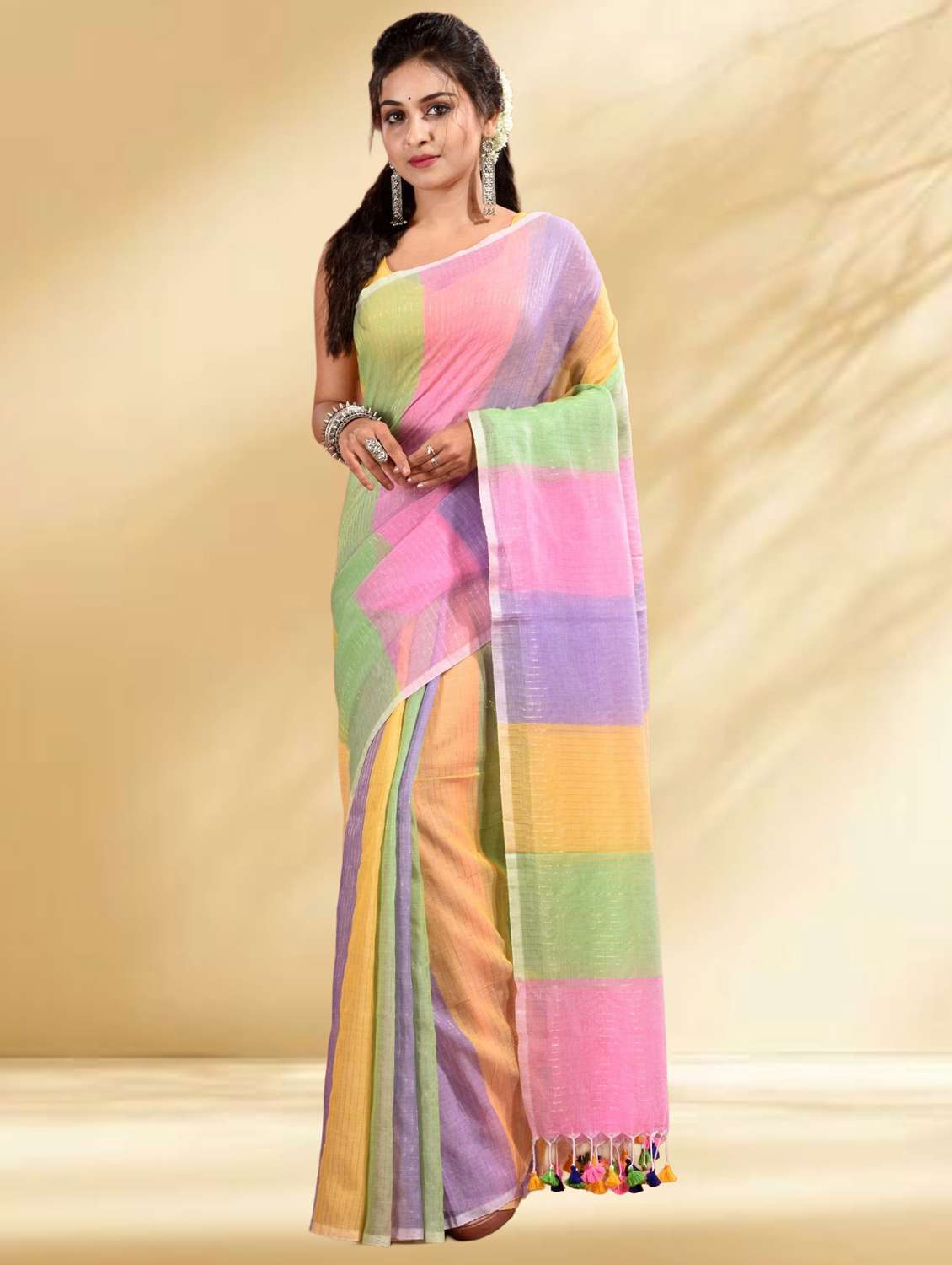 women striped handloom saree