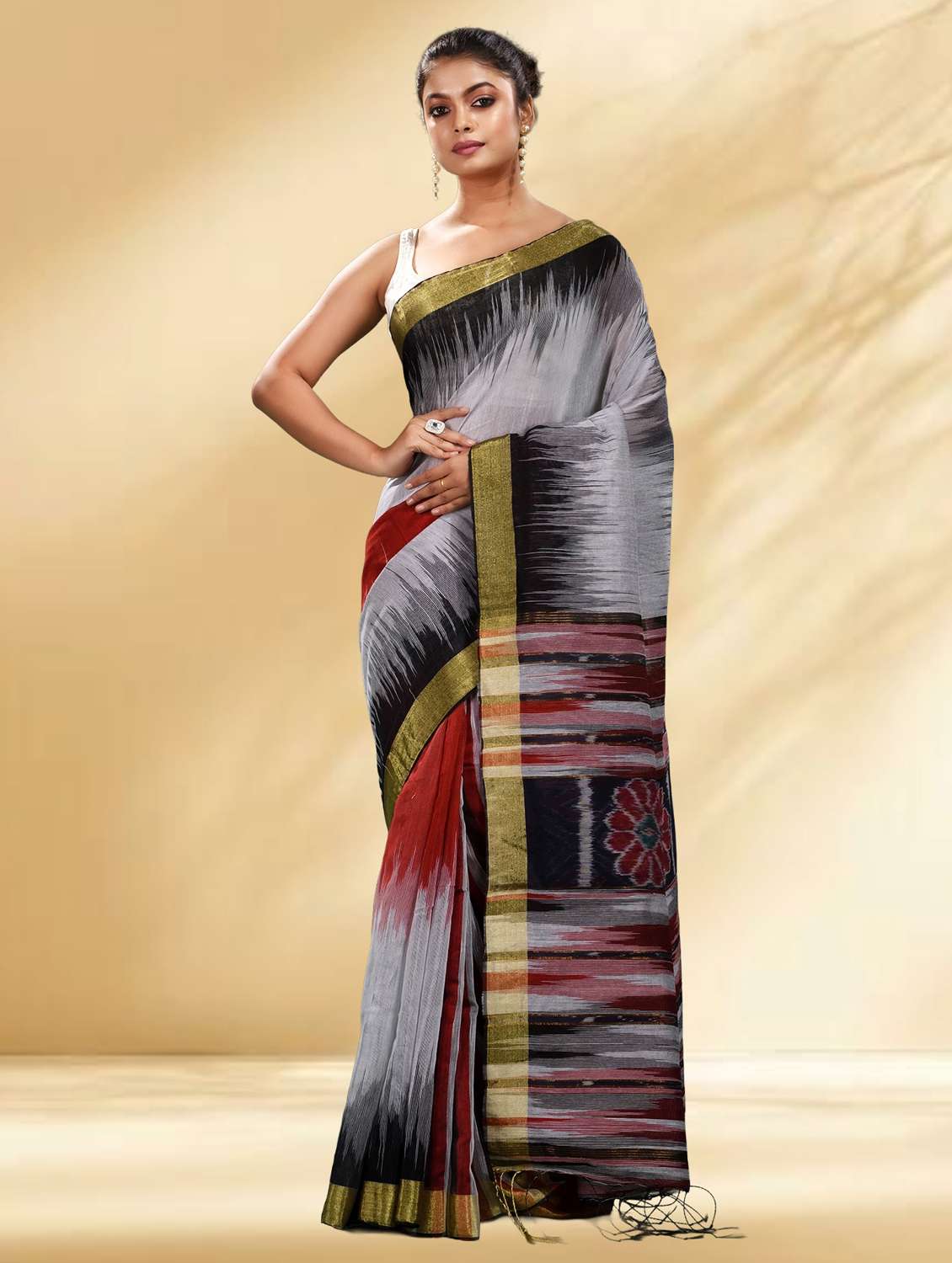 women self design handloom saree with blouse - 22079323 -  Standard Image - 1