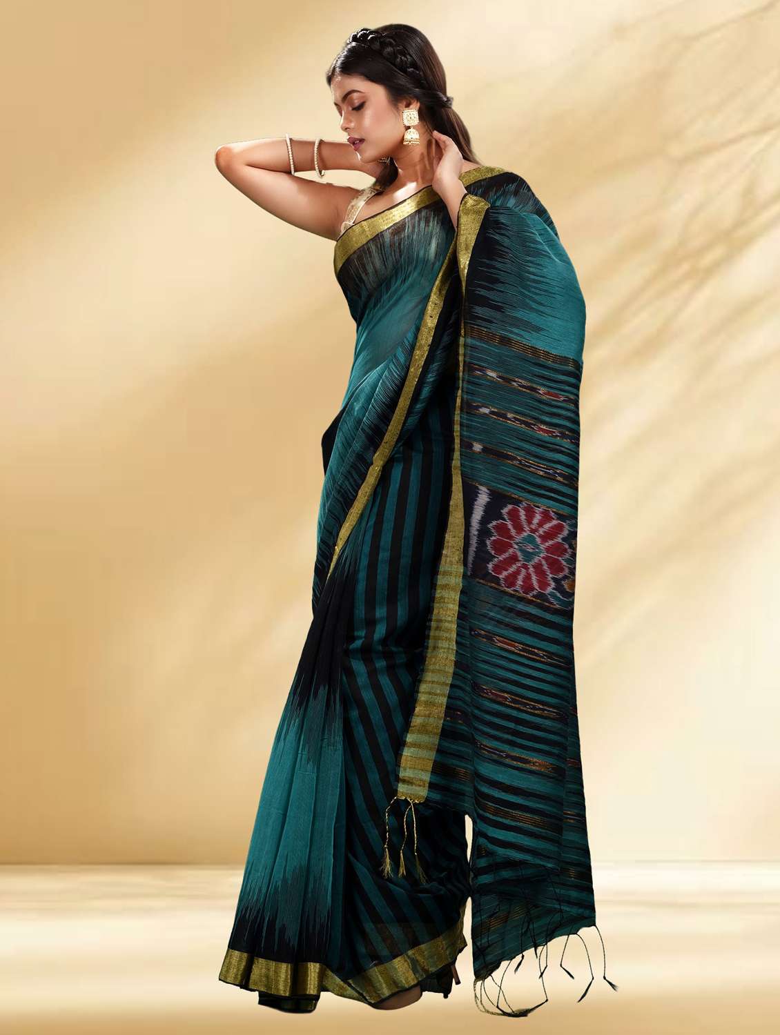 women self design handloom saree with blouse - 22079326 - Standard Image - 1
