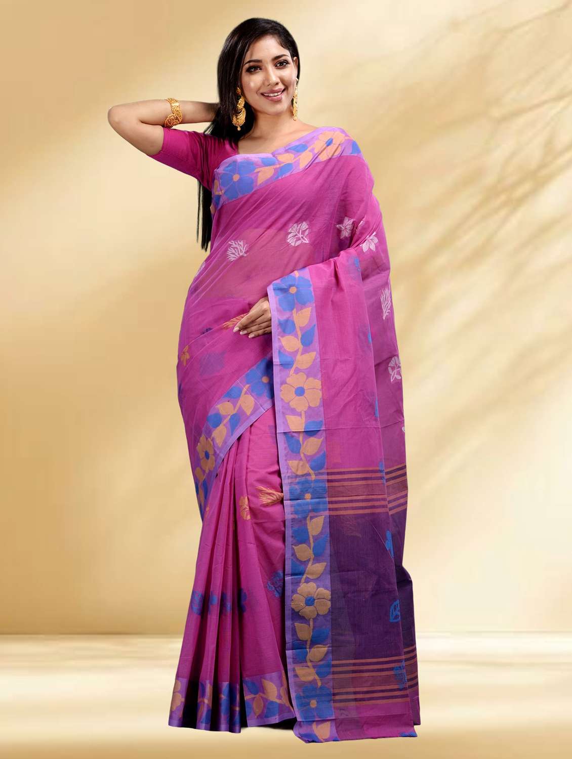 women self design handloom saree