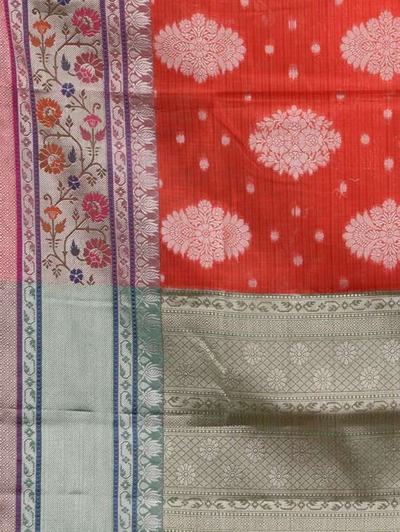 women self design handloom saree with blouse - 22079338 - Standard Image - 4