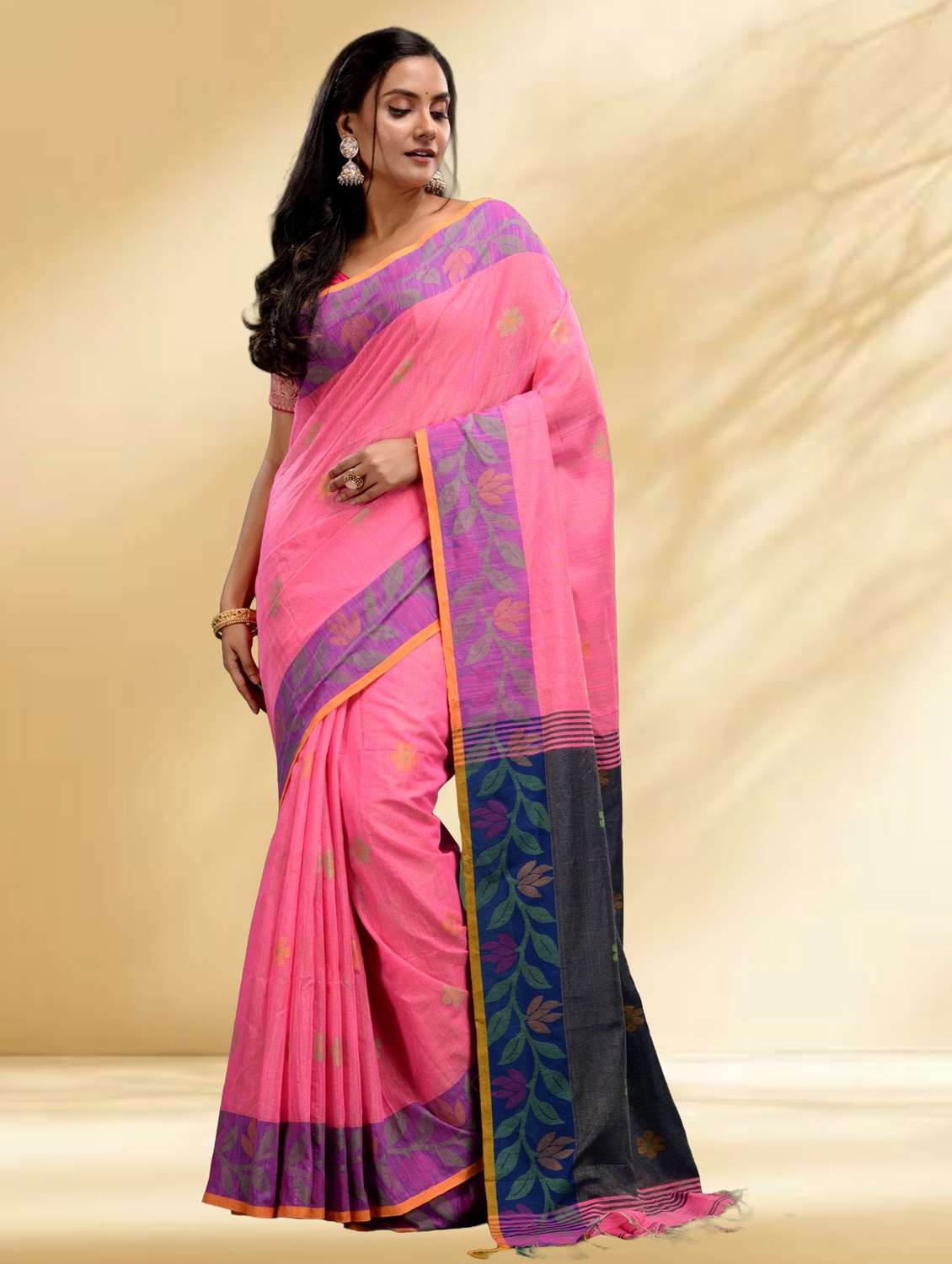 women self design handloom saree with blouse - 22079346 - Standard Image - 1
