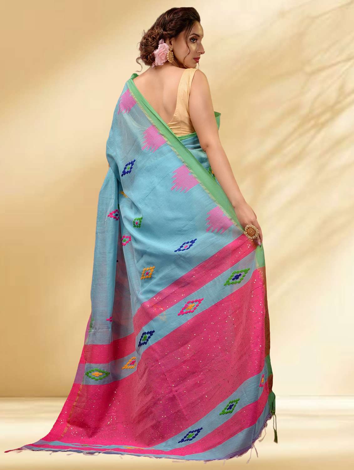 women self design handloom saree with blouse - 22079348 -  Standard Image - 4