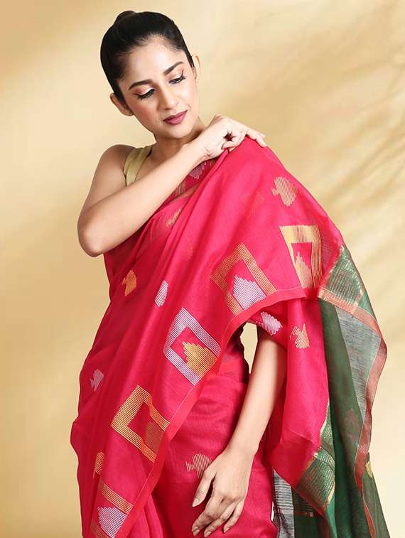 women self design handloom saree with blouse - 22079359 -  Standard Image - 1