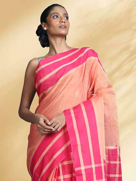 women checkered handloom saree - 22079364 -  Standard Image - 1