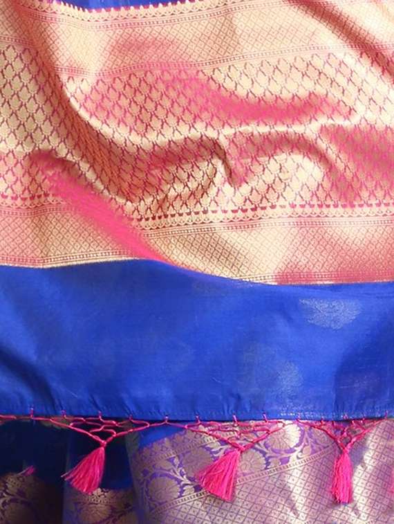 women self design bordered saree with blouse - 22079378 -  Standard Image - 4