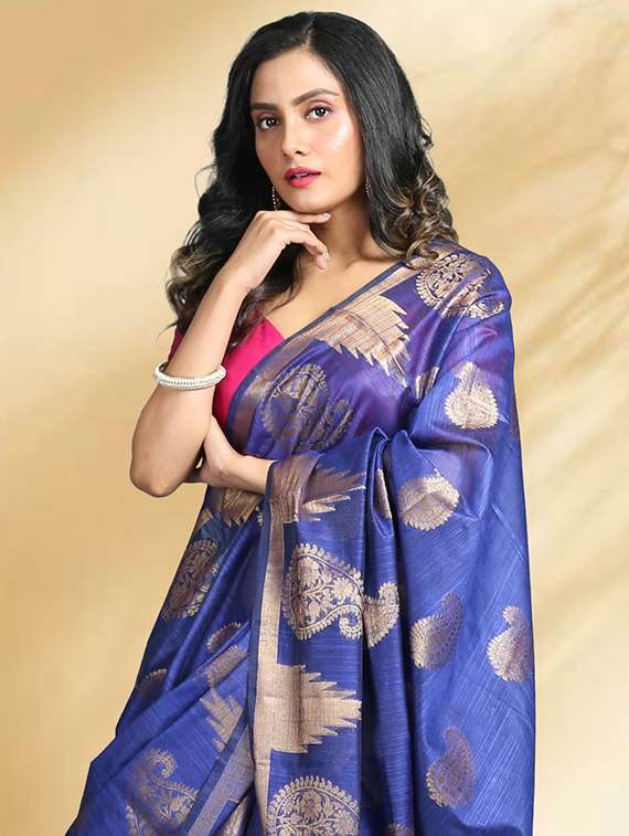 women self design handloom saree with blouse - 22079379 -  Standard Image - 1